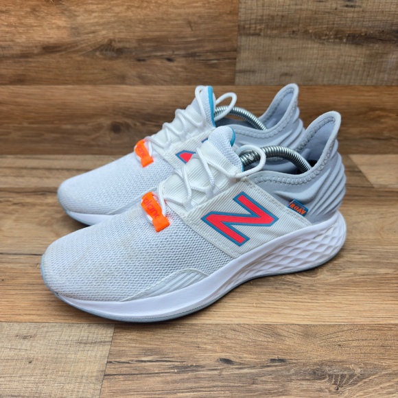 New Balance Shoes Fresh Foam ROAV Womens Size 6.5Blue White Gray Running Sneaker - Picture 2 of 8